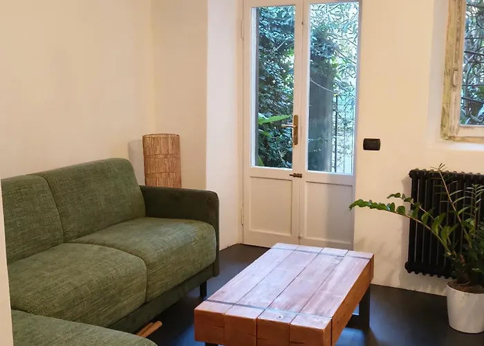 Elegant Traditional Steps From The Lake, With Garden And Panoramic Terrace *