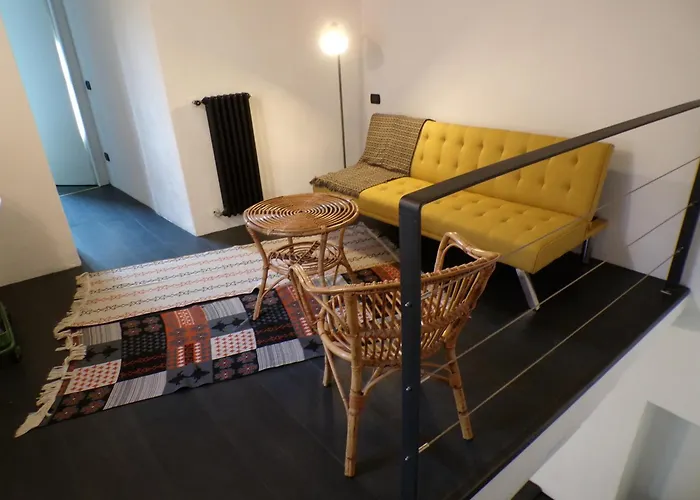 Ferienhaus Elegant Traditional Steps From The Lake, With Garden And Panoramic Terrace