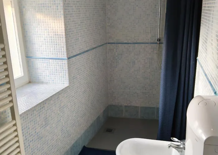 Elegant Traditional Steps From The Lake, With Garden And Panoramic Terrace Ferienhaus Cerro (Laveno-Mombello)