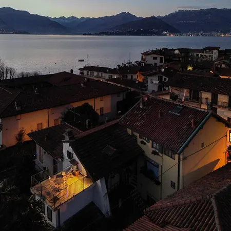 Elegant Traditional Steps From The Lake, With Garden And Panoramic Terrace Holiday home *