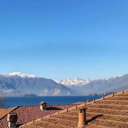 Elegant Traditional Steps From The Lake, With Garden And Panoramic Terrace *