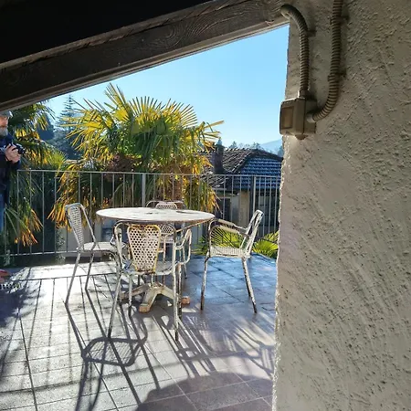 Elegant Traditional Steps From The Lake, With Garden And Panoramic Terrace Cerro (Laveno-Mombello)