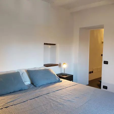 Elegant Traditional Steps From The Lake, With Garden And Panoramic Terrace Feriehus Cerro (Laveno-Mombello)