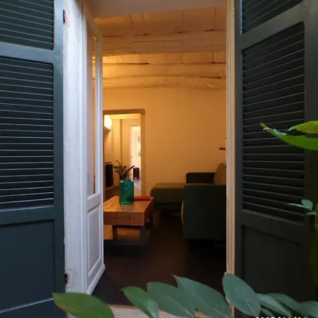 Vakantiehuis Elegant Traditional Steps From The Lake, With Garden And Panoramic Terrace *