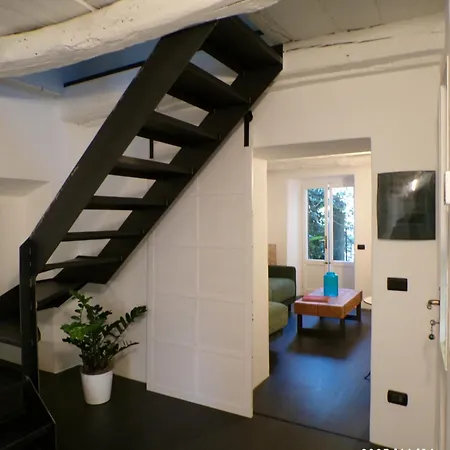 Vakantiehuis Elegant Traditional Steps From The Lake, With Garden And Panoramic Terrace