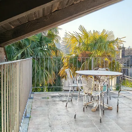 Elegant Traditional Steps From The Lake, With Garden And Panoramic Terrace