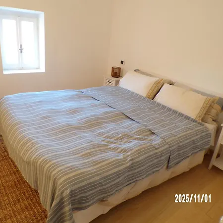 Elegant Traditional Steps From The Lake, With Garden And Panoramic Terrace Vakantiehuis *