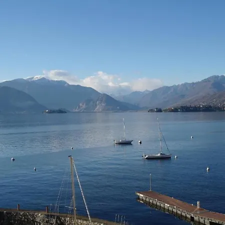 Elegant Traditional Steps From The Lake, With Garden And Panoramic Terrace