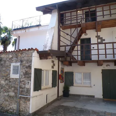 Elegant Traditional Steps From The Lake, With Garden And Panoramic Terrace