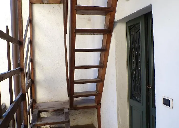 Elegant Traditional Steps From The Lake, With Garden And Panoramic Terrace Feriehus Cerro (Laveno-Mombello)