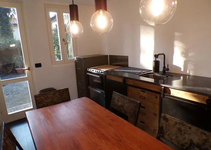 Σπίτι διακοπών Elegant Traditional Steps From The Lake, With Garden And Panoramic Terrace Cerro (Laveno-Mombello)