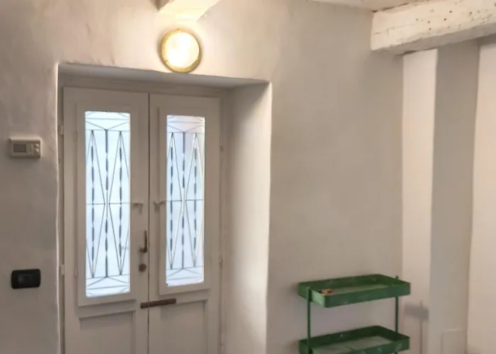 Σπίτι διακοπών Elegant Traditional Steps From The Lake, With Garden And Panoramic Terrace